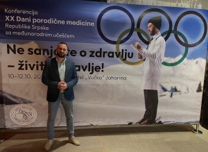 IMG-3b454d64bf12c676655d653f78b8e23d-V